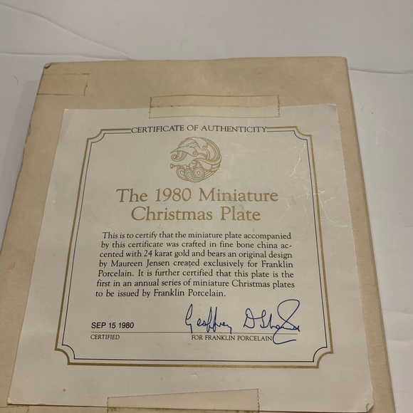 Franklin Porcelain the 1980 miniature christmas plate. - Picture 6 of 6